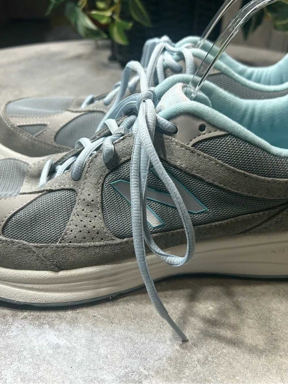 New Balance 877 V1 Women's Size 11 Grey & Light Blue Walking Sneakers Shoes